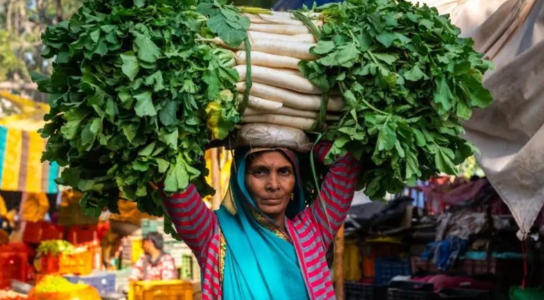 भारत की आर्थिक छलांग क्या आम लोगों की ज़िंदगी में भी बड़ा बदलाव ला पाई है