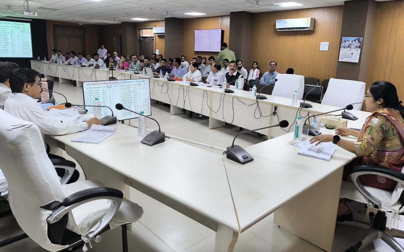 कलेक्टर ने ली जिला स्वास्थ्य समिति की समीक्षक  अधिकारियों को दिये आवश्यक दिशा-निर्देश,