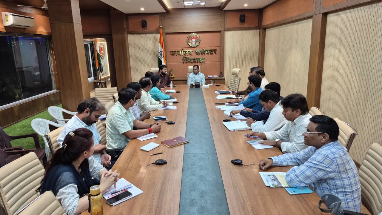 कलेक्टर ने की खाद्य एवं आपूर्ति विभाग की समीक्षा खाद्यान्न का सुचारू एवं पूरी पारदर्शिता के साथ समय पर वितरण हो