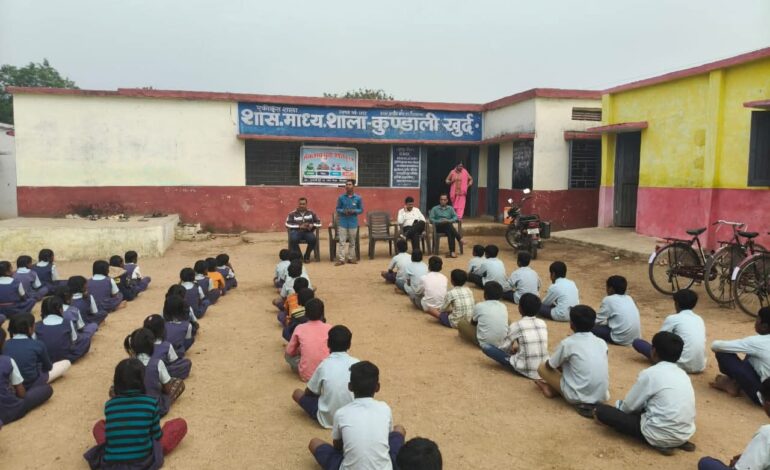 सेवाभाव युवा मंडल द्वारा कुण्डाली खुर्द में हर्षोल्लास से मनाया गया संविधान दिवस