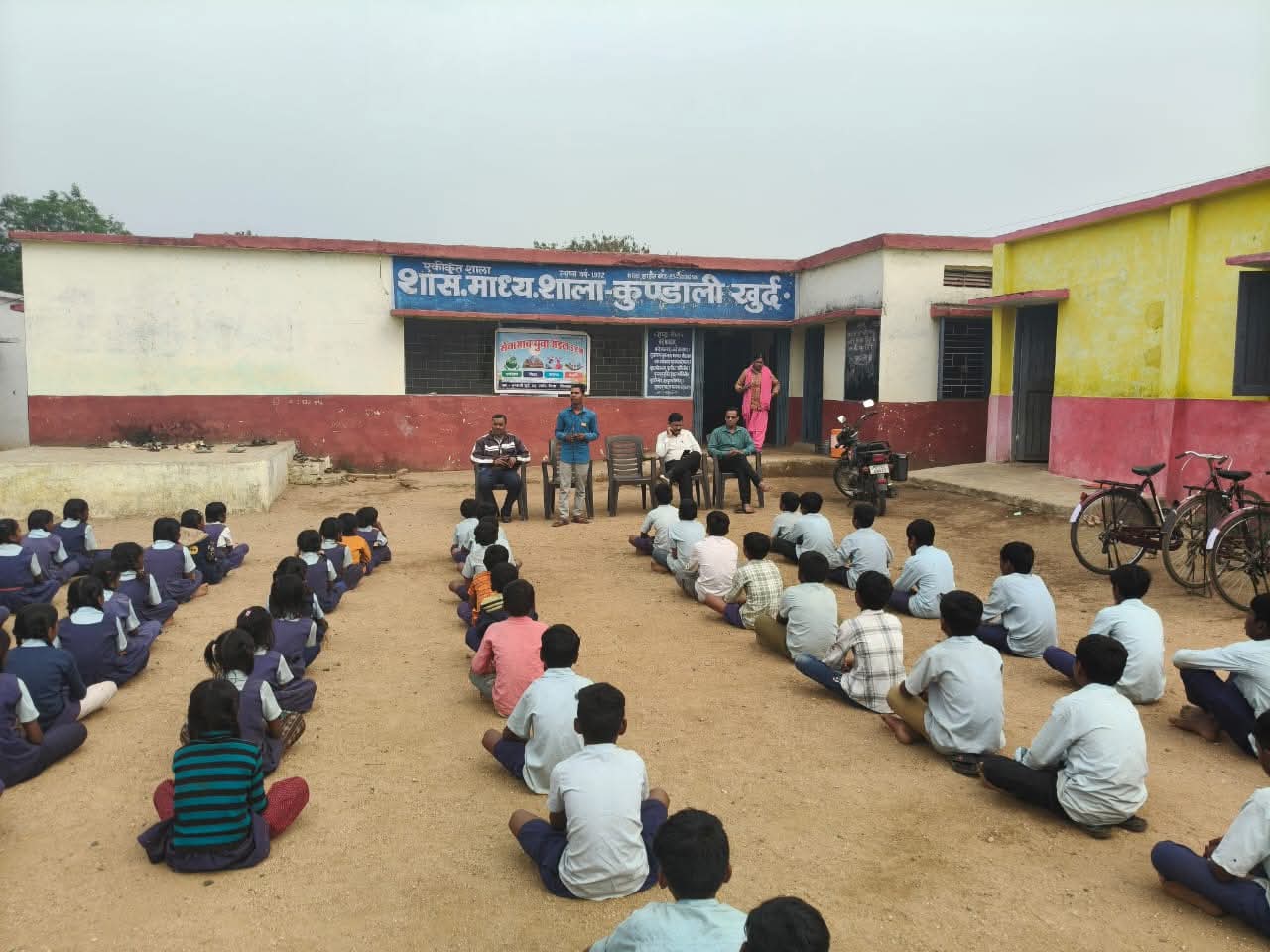 सेवाभाव युवा मंडल द्वारा कुण्डाली खुर्द में हर्षोल्लास से मनाया गया संविधान दिवस