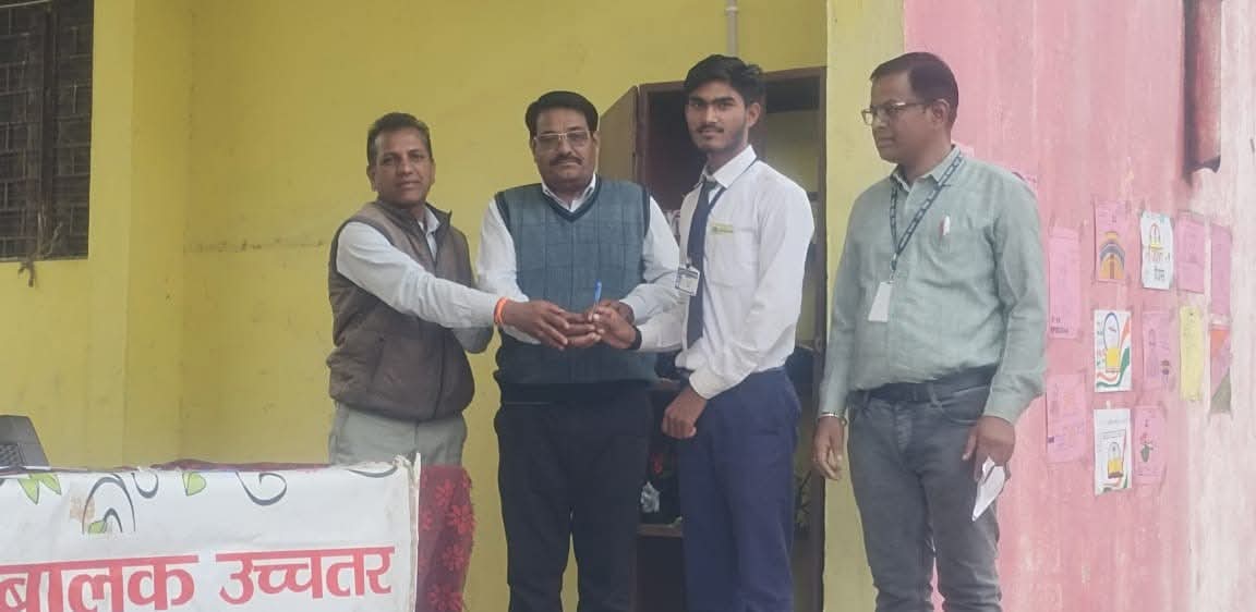 शासकीय बालक उ.मा.वि.चाँद व शासकीय महाविद्यालय चांद में उद्देशिका वाचन, चित्रकला, संगोष्ठी आयोजित कर मनाया संविधान दिवस