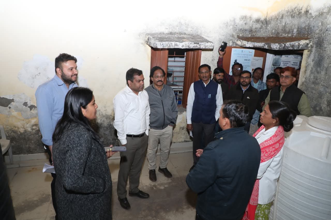 कलेक्टर ने किया उप स्वास्थ्य केंद्र रातामाटी का औचक