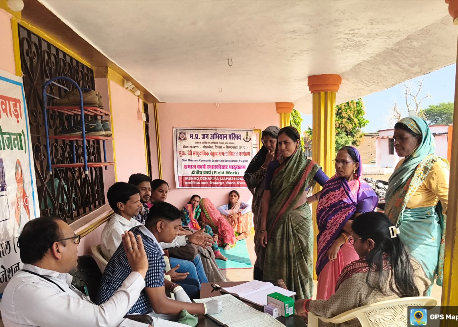 सीएमसीएलडीपी छात्रों द्वारा निःशुल्क स्वास्थ शिविर में दी गई सहभागिता