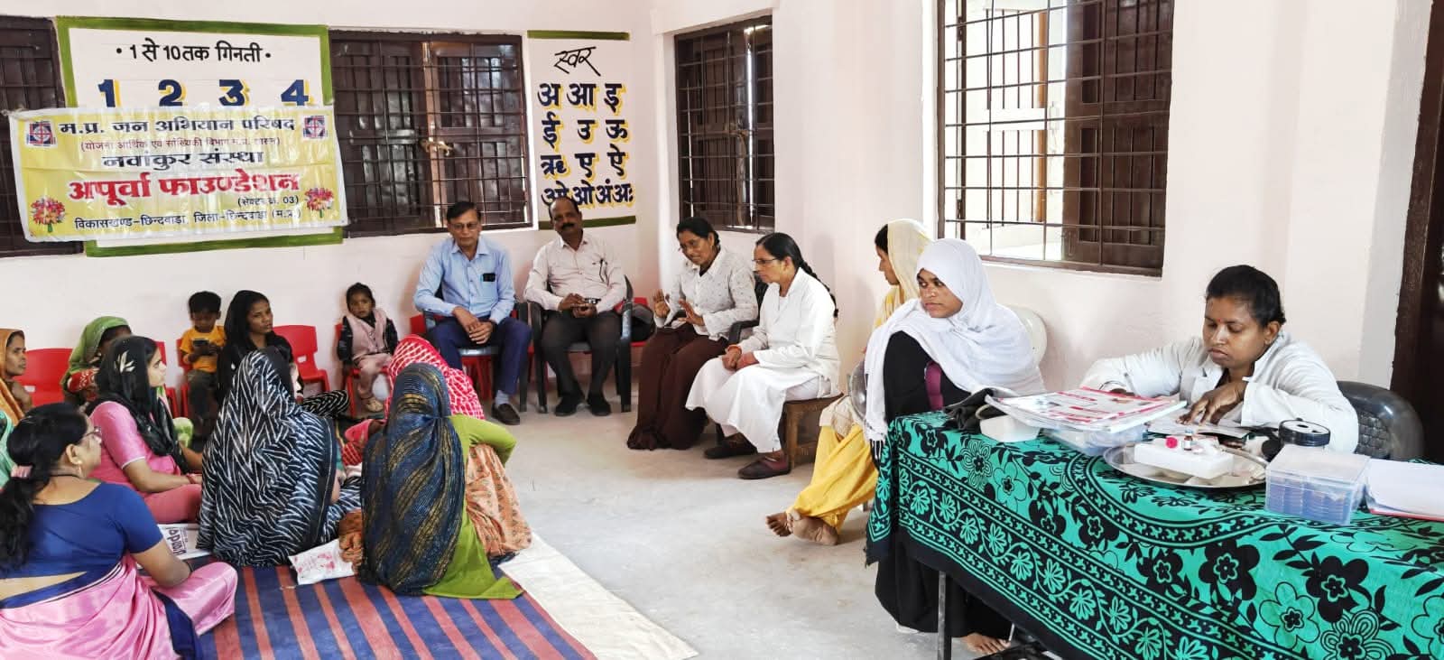 ग्राम माल्हनवाड़ा में ग्रामीण जनों को दी गई पोषण एवं स्वास्थ्य देखभाल की जानकारी