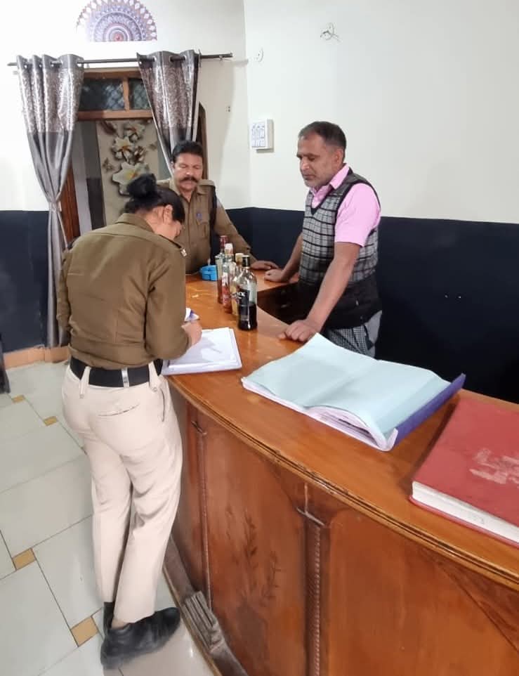 वृत्त परासिया अंतर्गत होटल- ढाबों में आबकारी विभाग की दबिश कार्यवाही