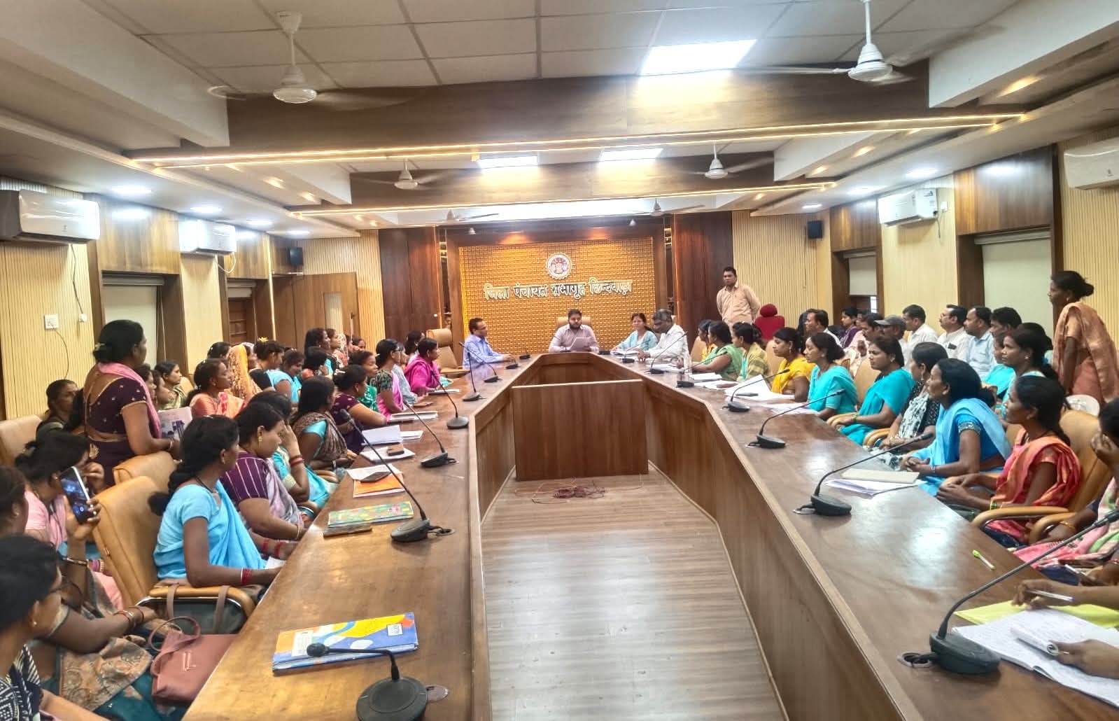 उत्पादक समूहों के सुदृढ़ीकरण व व्यवसाय वृद्धि को लेकर समीक्षा बैठक आयोजित