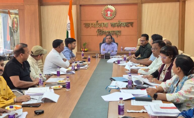 कलेक्टर की अध्यक्षता में जिला मूल्यांकन समिति की बैठक आयोजित