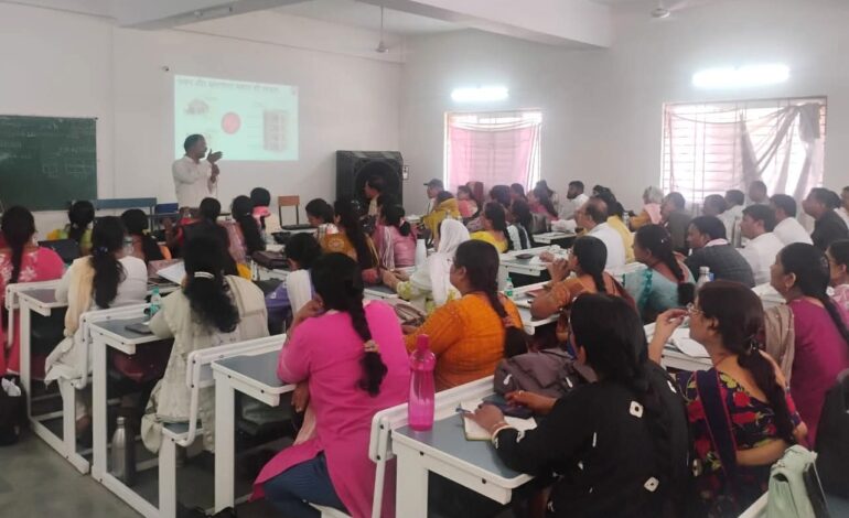 छिंदवाड़ा में जनगणना 2027 की तैयारियां तेज  शासकीय पीजी कॉलेज छिंदवाड़ा में प्रगणकों एवं पर्यवेक्षकों के तीसरे बैच के लिए तीन दिवसीय प्रशिक्षण सत्र हुआ प्रारंभ