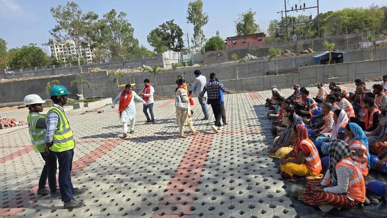 विश्व तंबाकू निषेध दिवस पर निर्माणाधीन मेडिकल कॉलेज परिसर में योग एवं नुक्कड़ नाटक का आयोजन