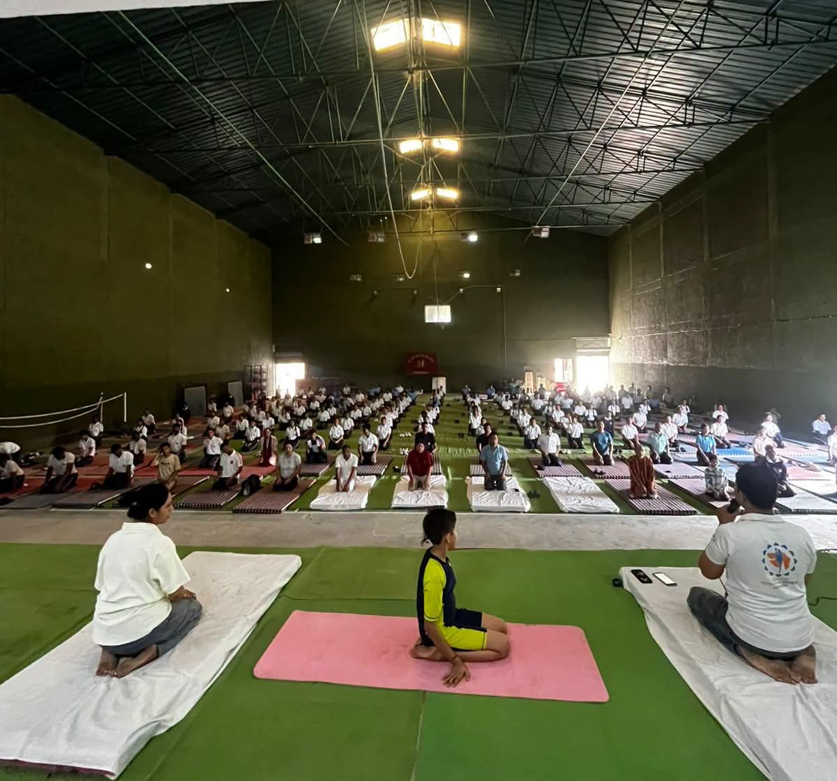 अंतर्राष्ट्रीय योग दिवस 2026 पर एनसीसी कैडेटों ने किया सामूहिक योगाभ्यास