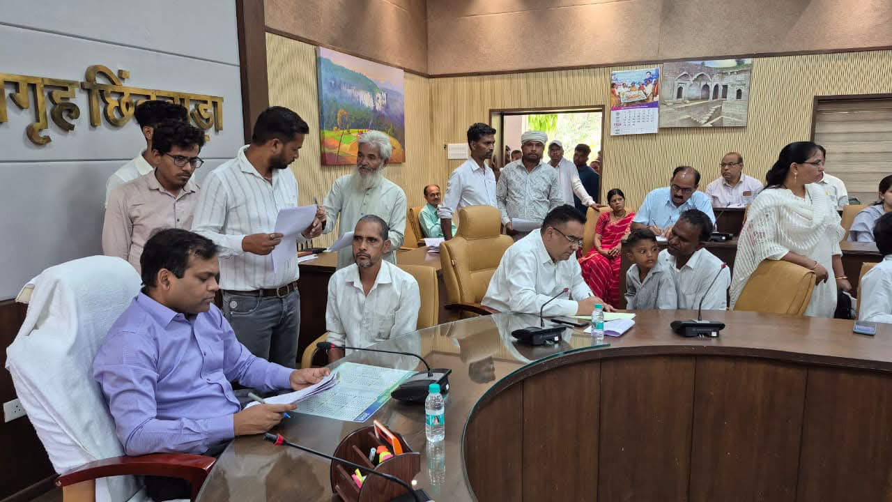 जनसुनवाई : कलेक्टर ने सुनी 145 आवेदकों की समस्यायें